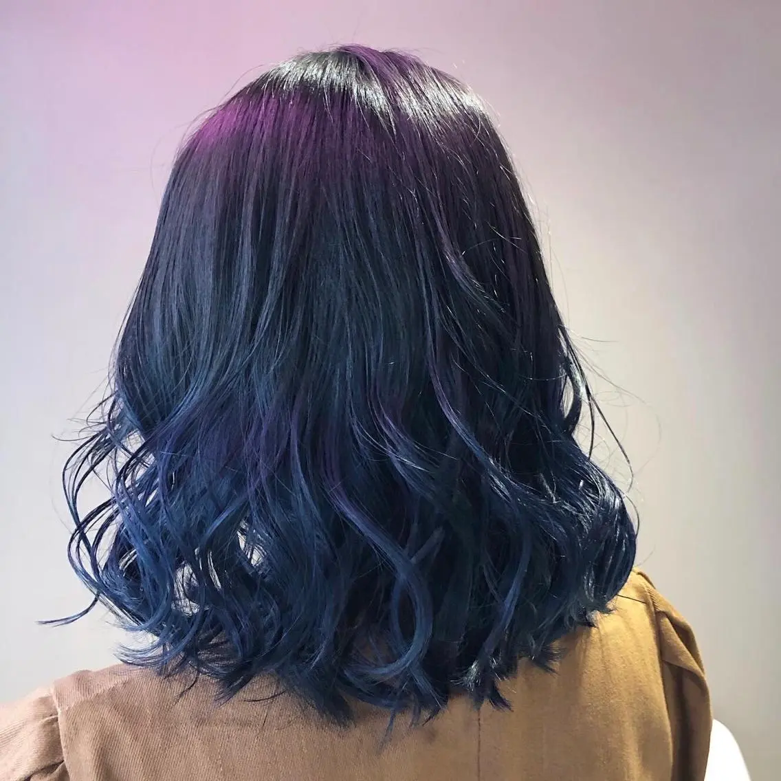 ミディアム カラー ヘアアレンジ KANAMI 🌏のヘアスタイル