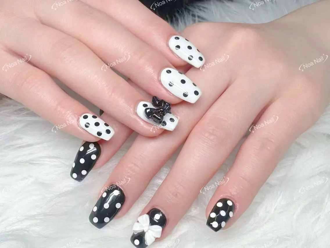 ネイル フレンチネイル グラデーション 韓国ネイル マグネットネイル ミラーネイル ハンドネイル Noa Nail みつきのネイルデザイン