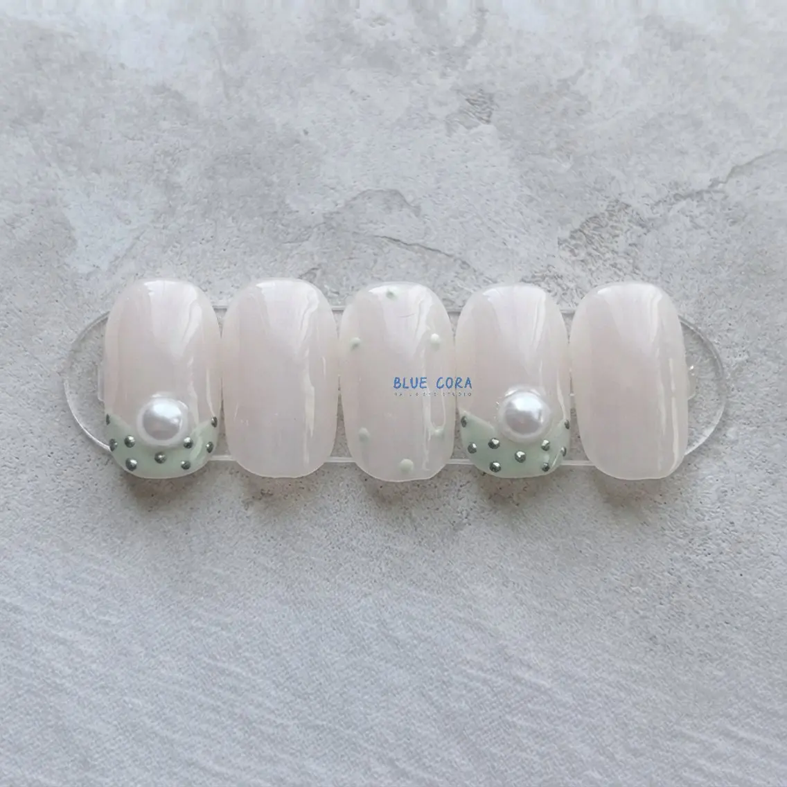 ネイル ハンドネイル ハンドケア BLUE CORAのネイルデザイン