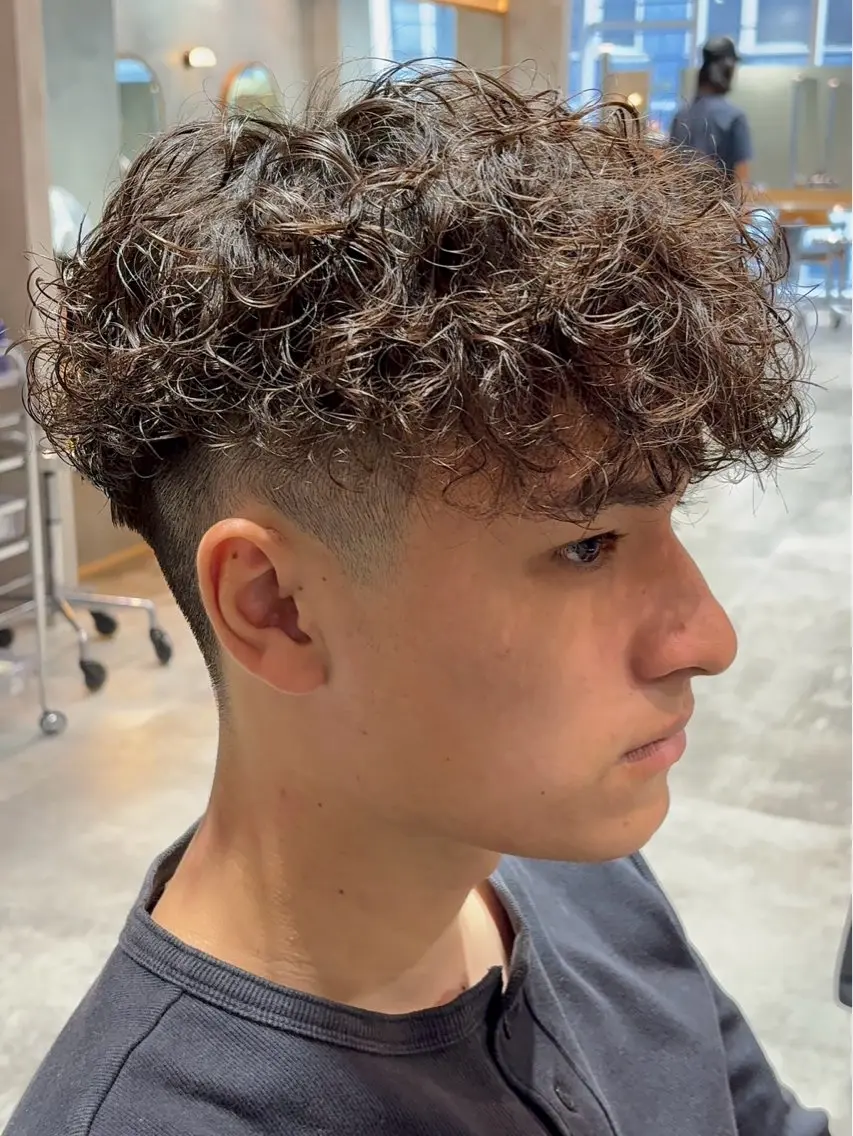 パーマ メンズ カット パーマ fifthパーマ櫻井 颯大のヘアスタイル
