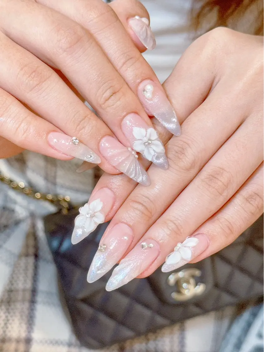 ネイル チークネイル 長さ出し フレンチネイル ガーリー 韓国ネイル ハンドネイル ハンドケア 🦋Yumi Nail🦋Momoのネイルデザイン