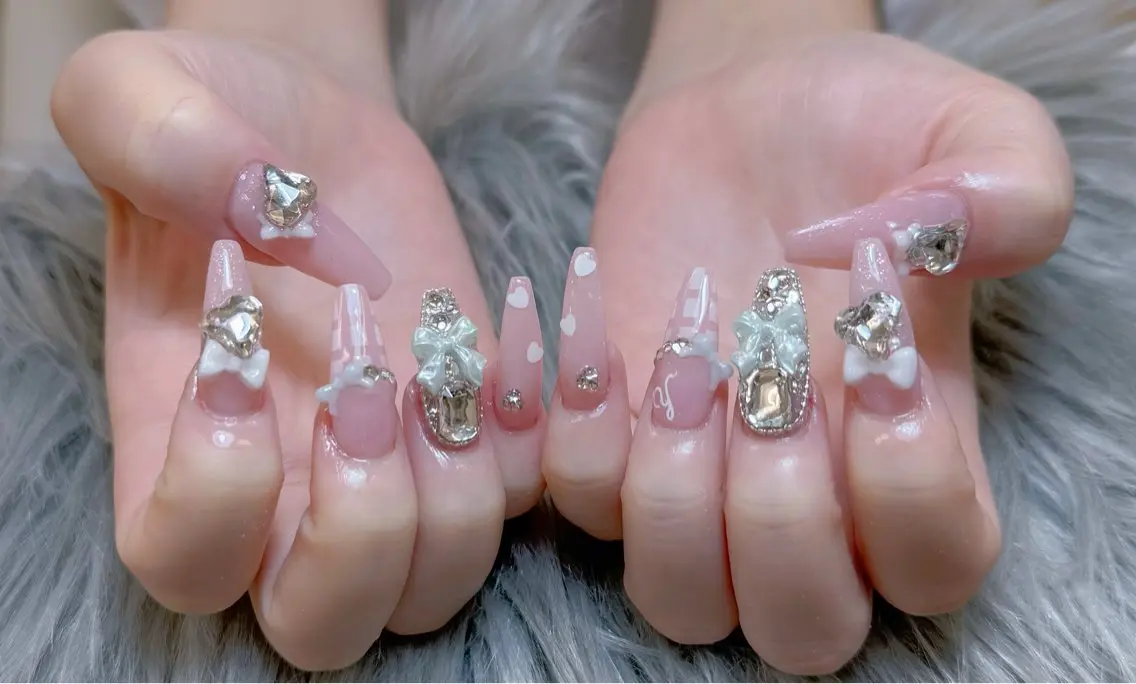 ネイル ハンドネイル ハンドケア Anh Nail 歌舞伎町のネイルデザイン