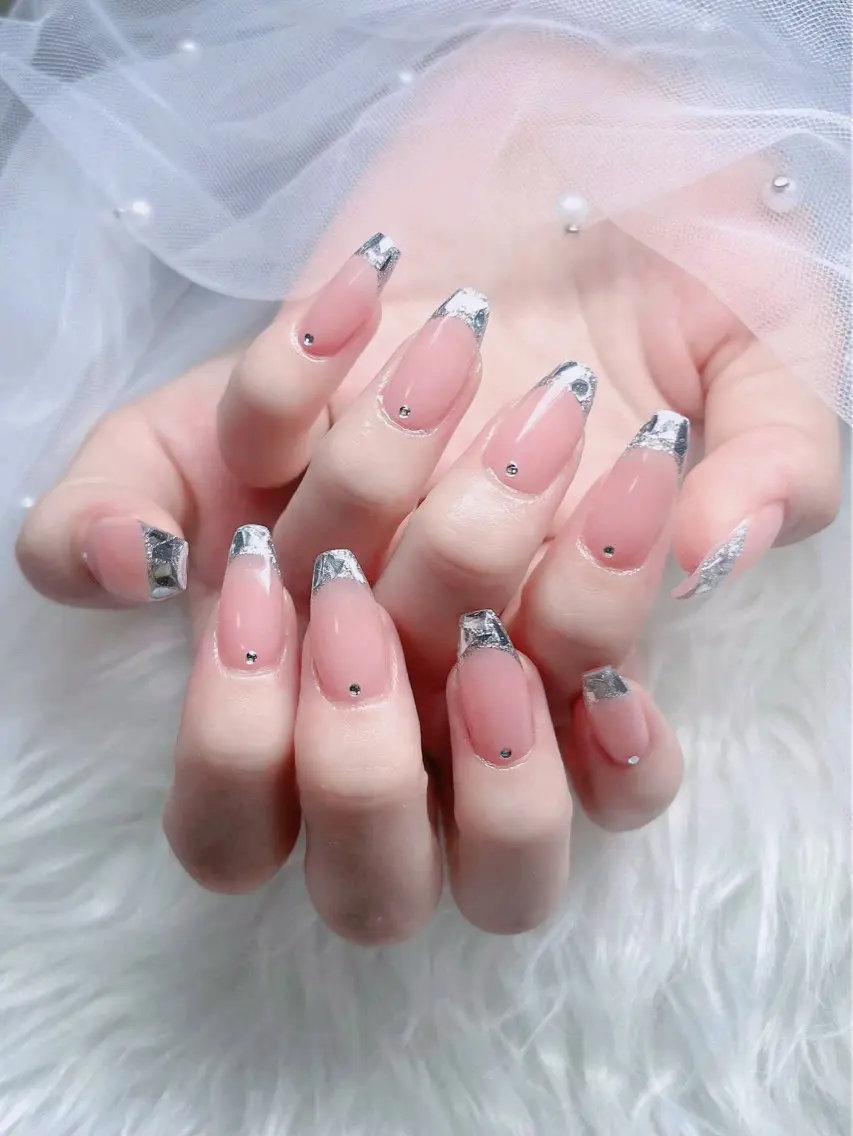 ネイル フレンチネイル ジェルネイル ガラスフレンチ ハロウィン ハート ハンドネイル H.baby Nail Salonのネイルデザイン
