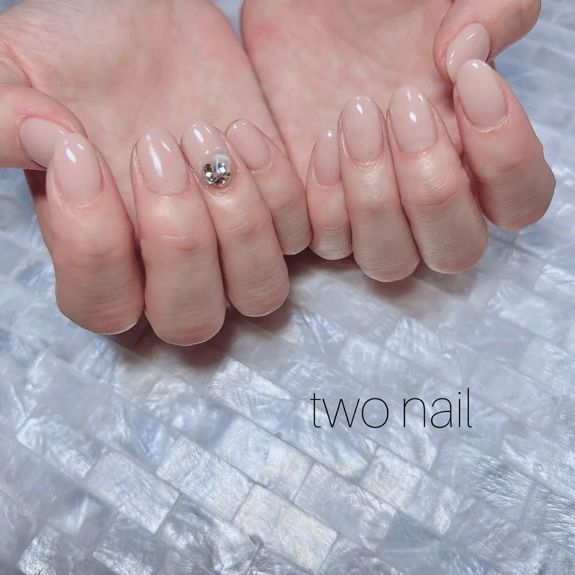 ネイル ネイルチップ ホワイト ハンドネイル two nailのネイルデザイン