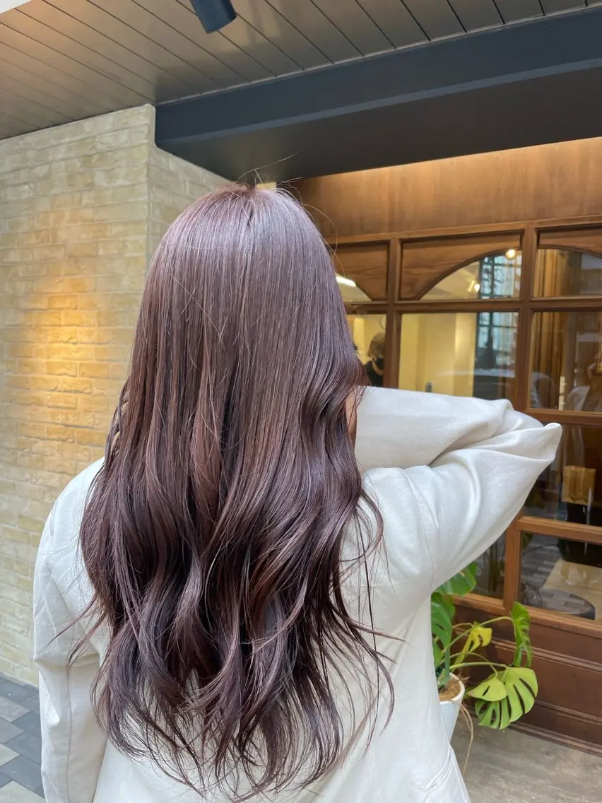 ロング 河上 麻衣/白髪ぼかしのヘアスタイル