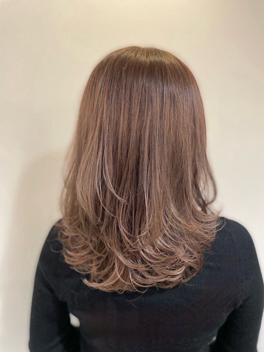 セミロング レイヤーカット カット ヘアカラー 大人ナチュラル🌿/ 鶴見区/高野亜湖のヘアスタイル