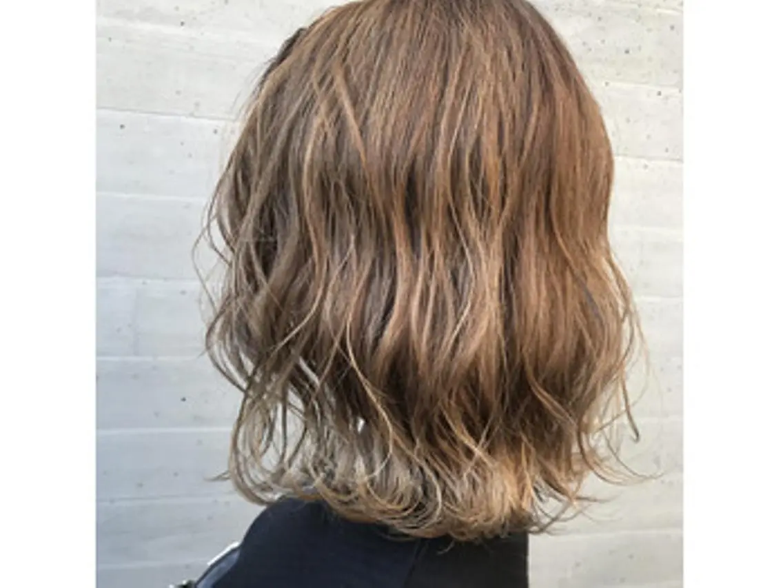 ミディアム カラー ヘアアレンジ アディクシーカラー 透明感カラー 【公式】amble luxe池袋東口🩷のヘアスタイル
