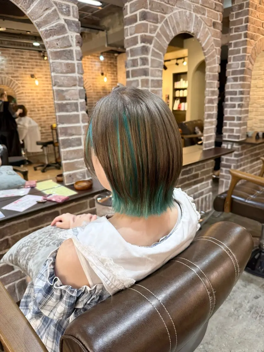 ミディアム カラー ブリーチ ミント カット ヘアカラー トリートメント 艶カラー/インナー /グラデ/大西小百合のヘアスタイル