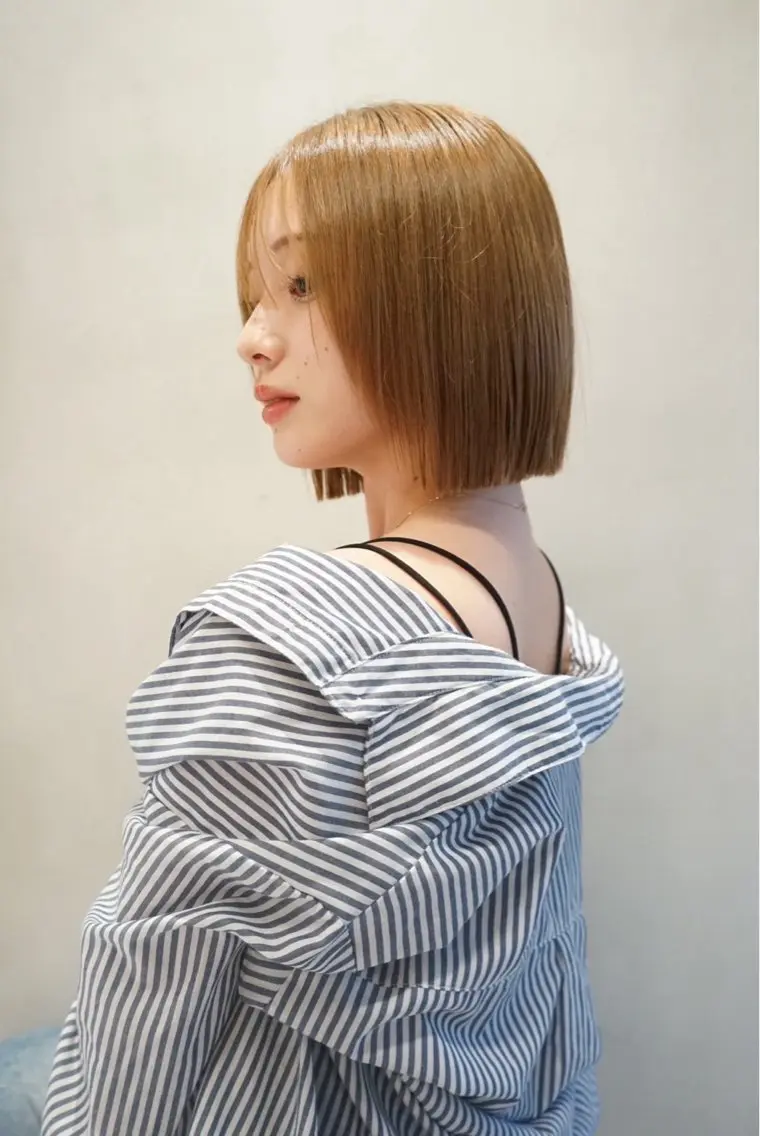 ショート カラー ベージュカラー ブラウンカラー ブラウンベージュ 透明感カラー ボブ ボブ/レイヤーカット /表参道 yunaのヘアスタイル