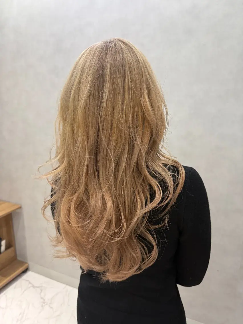 ロング カラー ヘアカラー トリートメント 透明感カラー/パーマ 🌀アオノのヘアスタイル