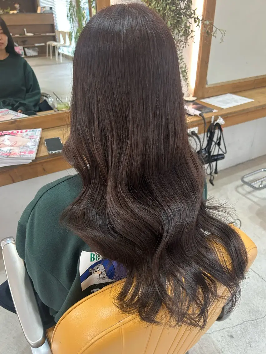 ロング 小澤 志穂のヘアスタイル