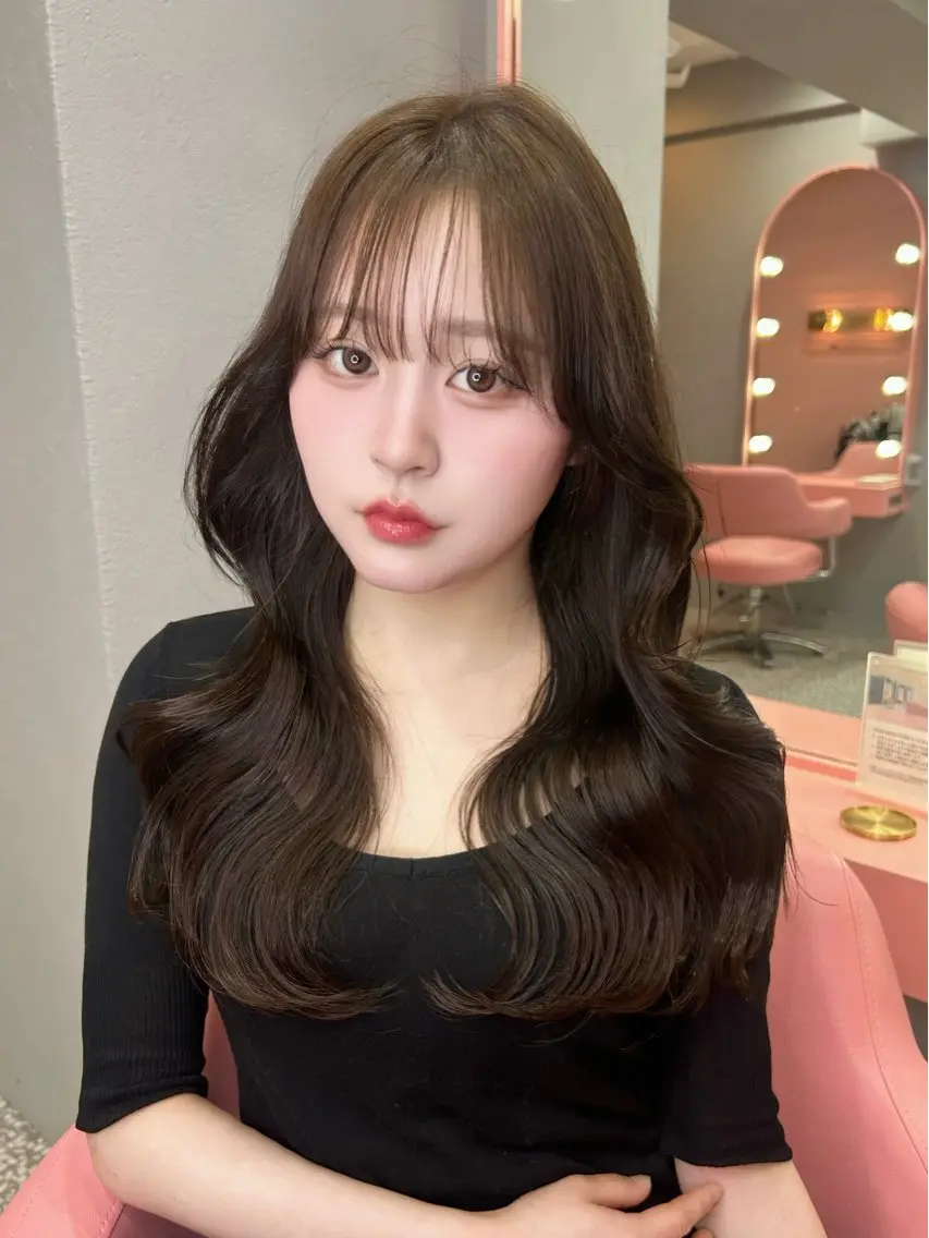 ロング 韓国風カラー くびれヘア 顔まわりレイヤー 顔周りカット 髪質改善 カット ヘアカラー 透明感カラー♡ 原宿美容室¦Rinaのヘアスタイル