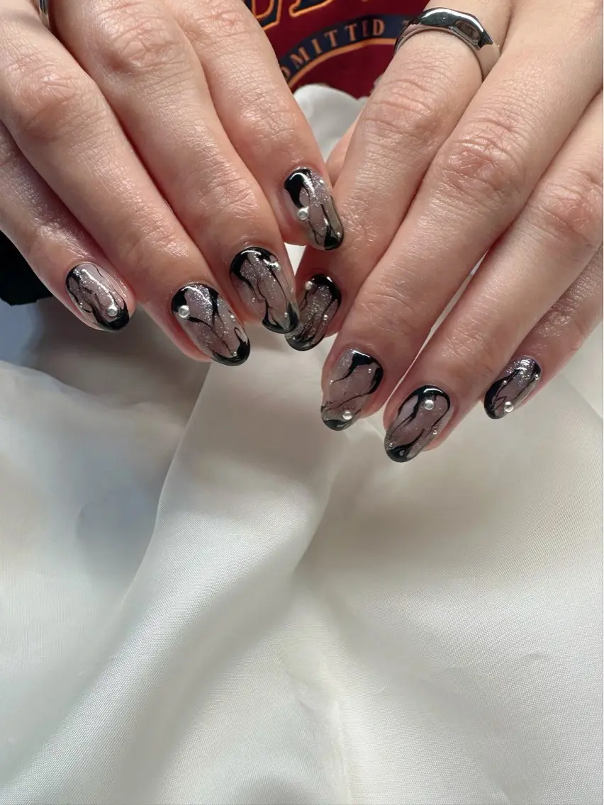 ネイル クリアネイル フレンチネイル 氷ネイル・うるうるネイル 韓国ネイル ラメ(グリッター) 🪞KAPE NAIL 🪞のネイルデザイン