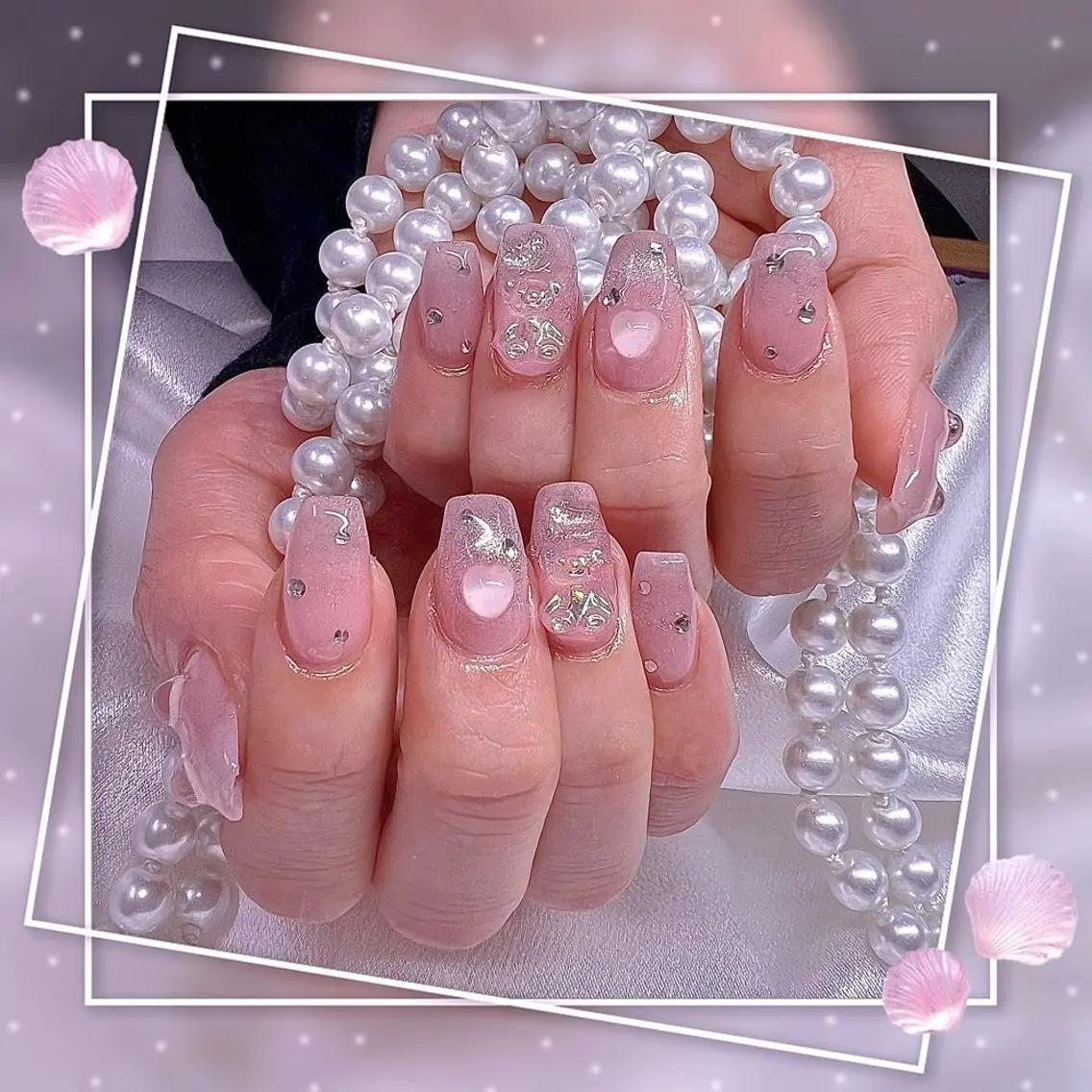 ネイル フレンチネイル グラデーション キラキラネイル 韓国ネイル マグネットネイル ハンドネイル Chill Nailsalonのネイルデザイン