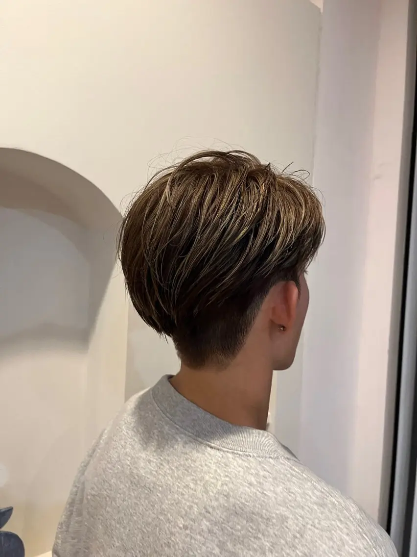 ショート メンズ メンズハイライト ハイライト 野呂 育摩のヘアスタイル