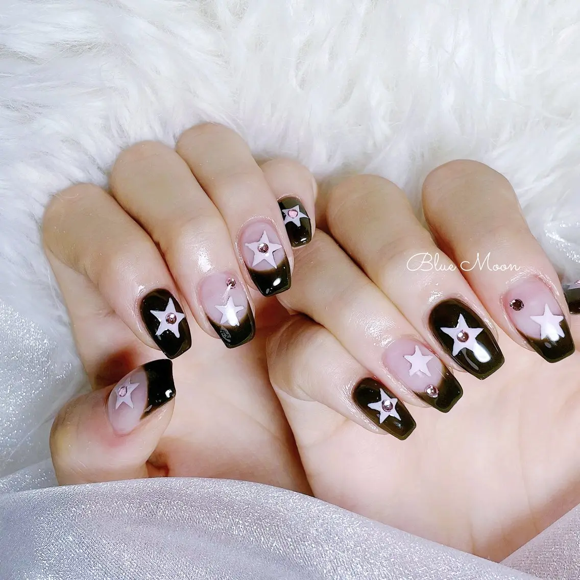 ネイル ハンドネイル フットネイル ハンドケア nail salon Blue Moonのネイルデザイン
