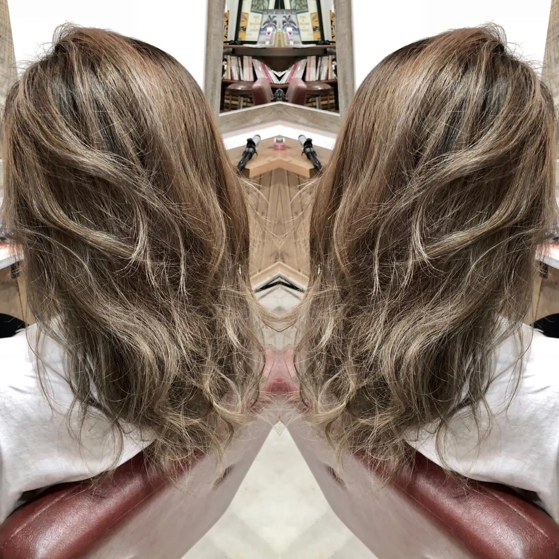 ロング カラー アッシュ バレイヤージュ ベージュカラー レイヤーカット M IIのヘアスタイル