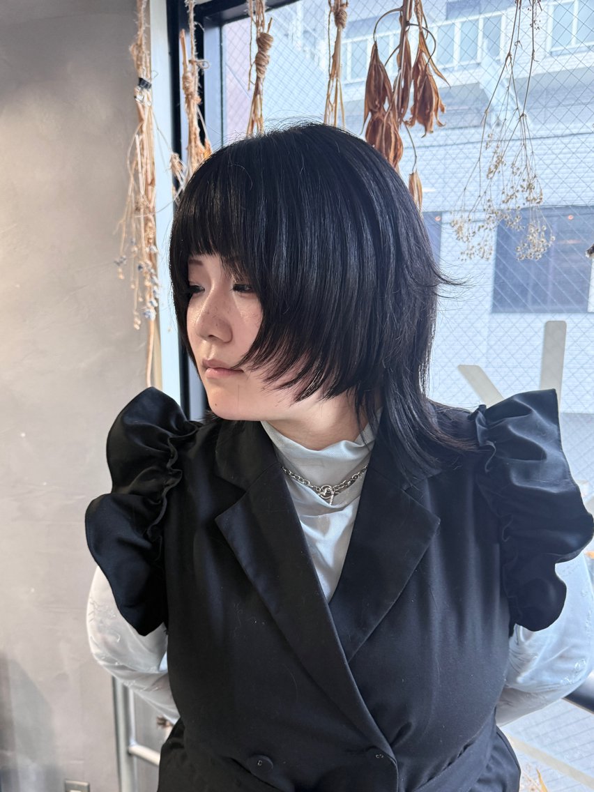 ミディアム カット ウルフ レイヤー パーマ🪐MANAのヘアスタイル