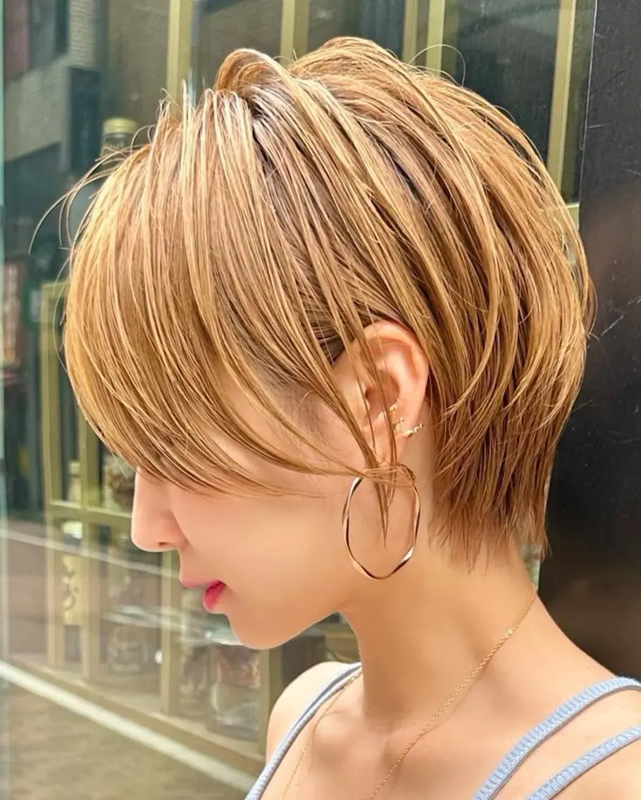 ショートヘア+イルミナカラー+顔まわりレイヤー¥5500の写真