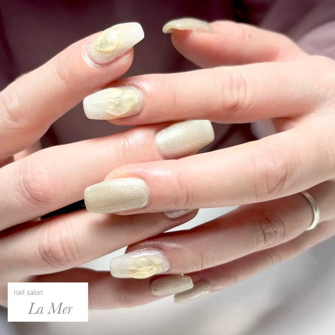 ネイル ゴールド マグネットネイル ミラーネイル ニュアンスネイル ぷっくりネイル ハンドネイル nailsalon La Merのネイルデザイン