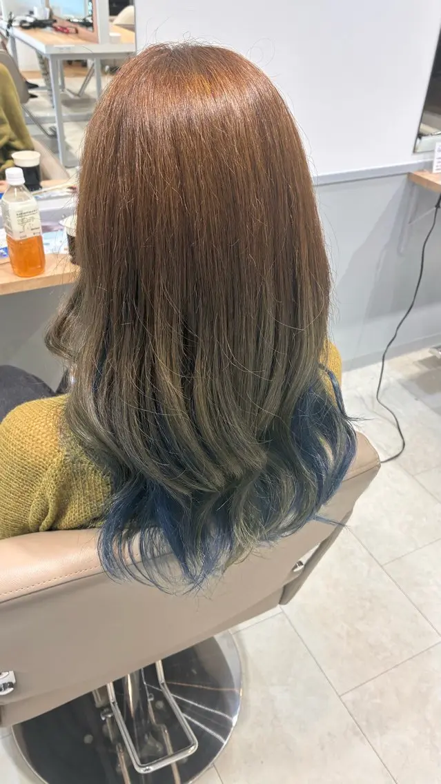 カラー ブルーカラー インナーカラー ヘアカラー SOUPLE. みゆうのヘアスタイル