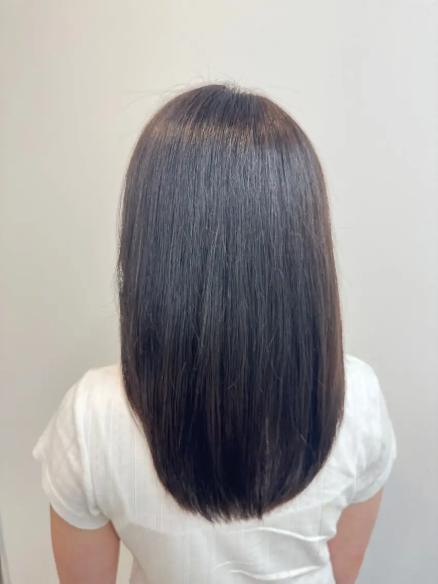 カラー 藤野 菜々美のヘアスタイル