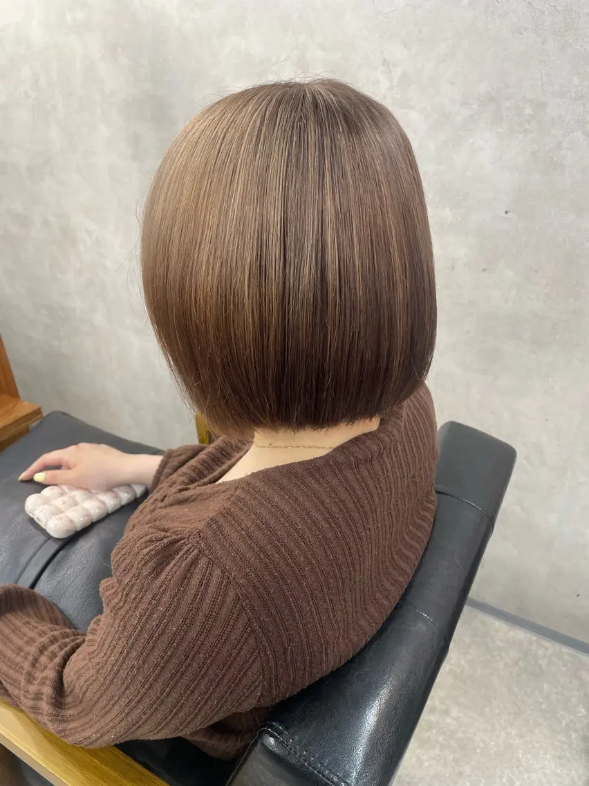 ミディアム カラー 荒川 桃花のヘアスタイル