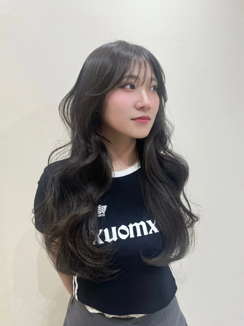 ロング カラー ヘアアレンジ 透明感カラー くびれヘア 顔周りカット 髪質改善 韓国風ヘア レイヤーカット🤍 RINAのヘアスタイル