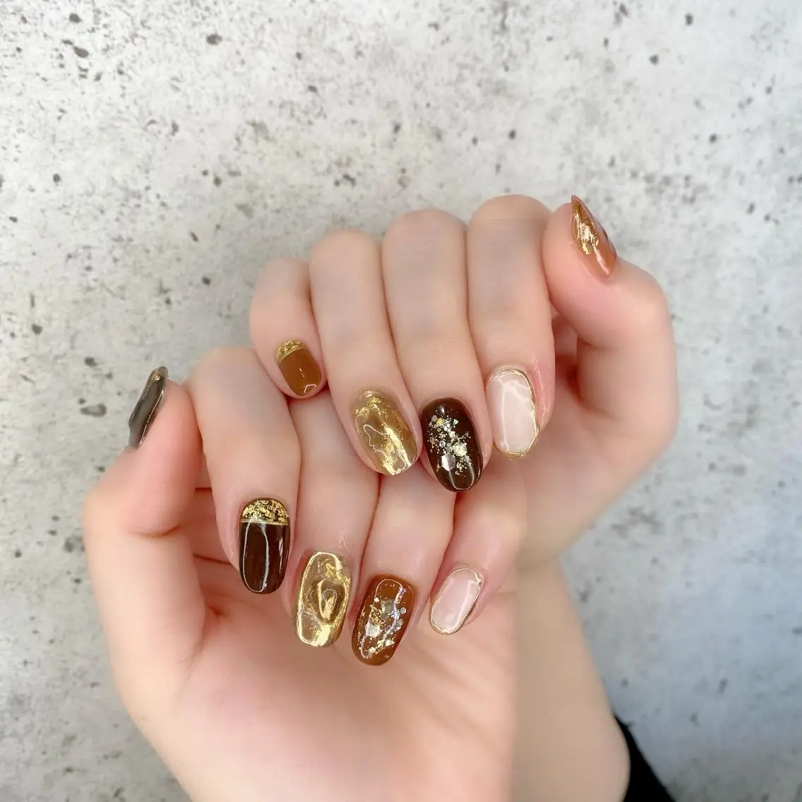 ミディアム カラー パーマ ヘアアレンジ メンズ キッズ ネイル マツエク・マツパ ブラウンカラー カラーマツエク ブラウン ニュアンスネイル ニュアンスパーマ ハンドネイル Salon Ｋのネイルデザイン