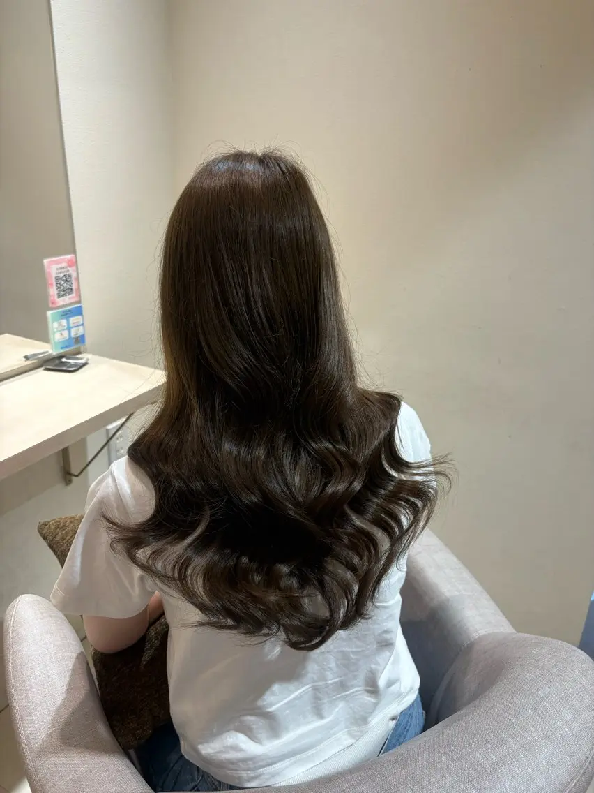 ロング カラー 透明感カラー オリーブカラー 能地 菜々美のヘアスタイル