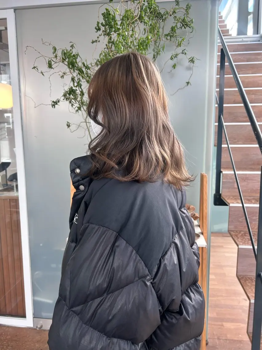 カラー かがやしづ ⭐️ベージュのヘアスタイル