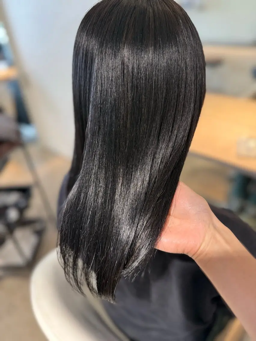 ミディアム 縮毛矯正 🦋🫧艶髪カラー 🫧🦋あいりのヘアスタイル