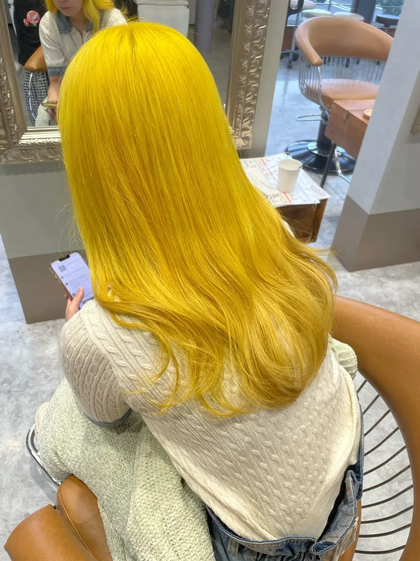 ミディアム ヘアカラー emusalon Rinaのヘアスタイル