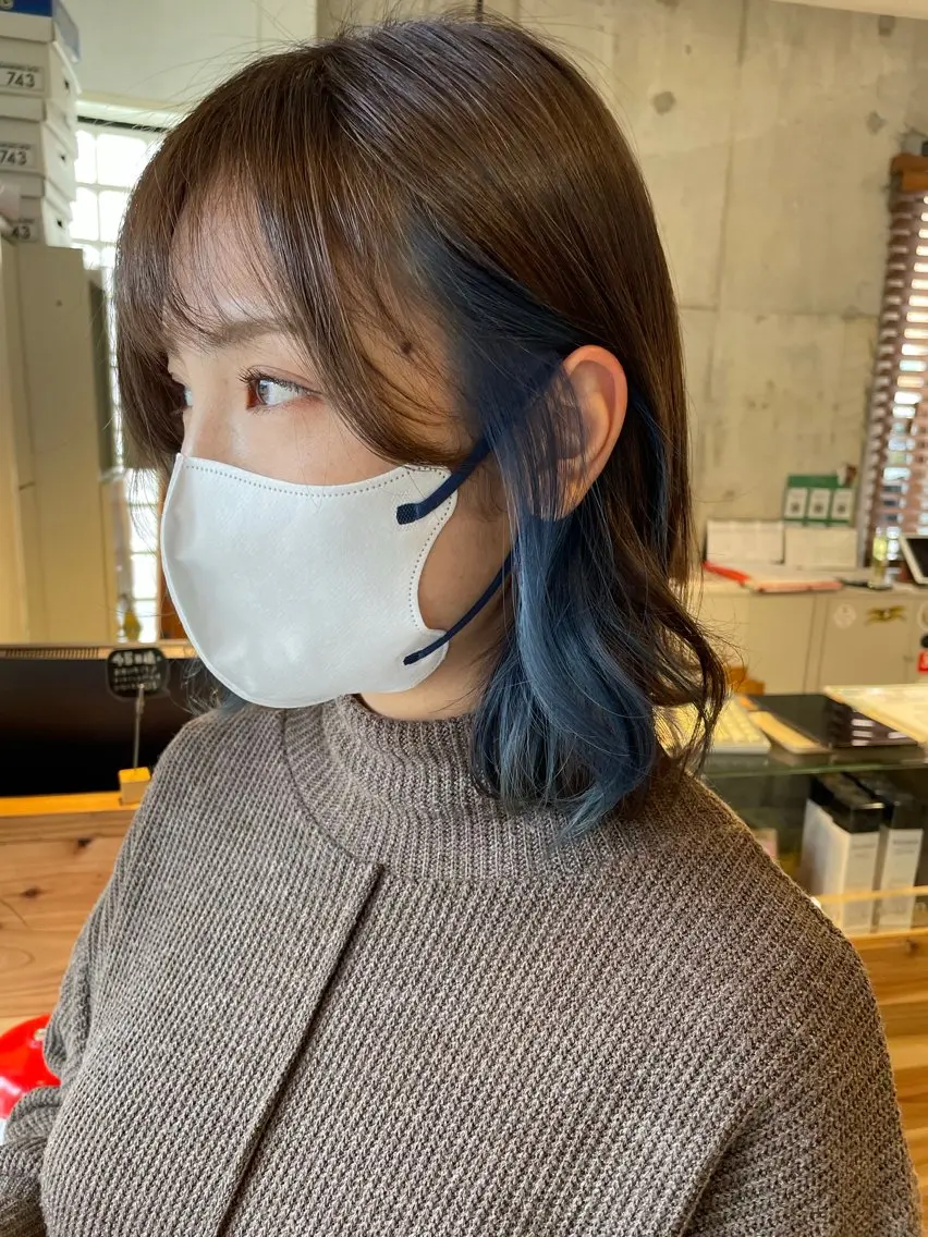 ミディアム カラー ブルーカラー 透明感カラー インナーカラー SAYA ‪🌱‬のヘアスタイル