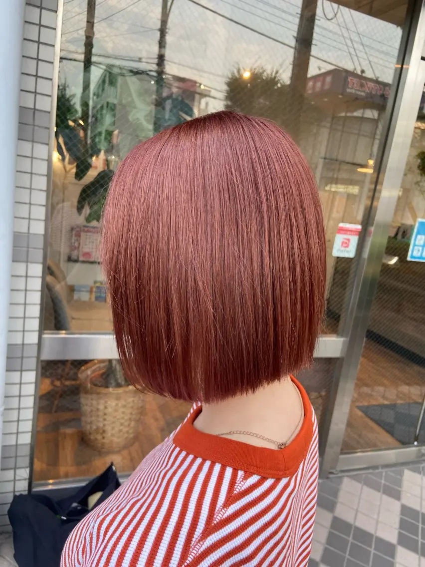 ショート カラー ベージュカラー ブリーチ ピンクカラー ピンクベージュ ボブ ヘアカラー ハラダ ヒナミのヘアスタイル