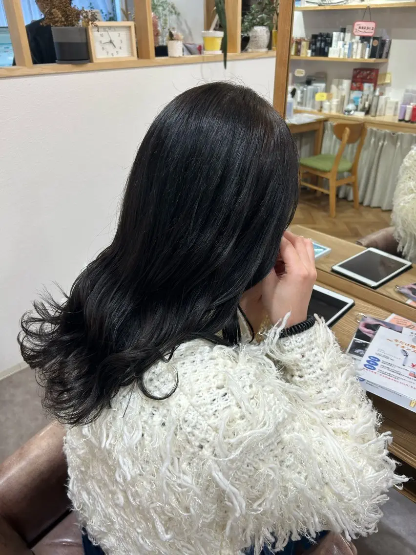 セミロング ヘアカラー merc.🌿 友藤鮎那のヘアスタイル