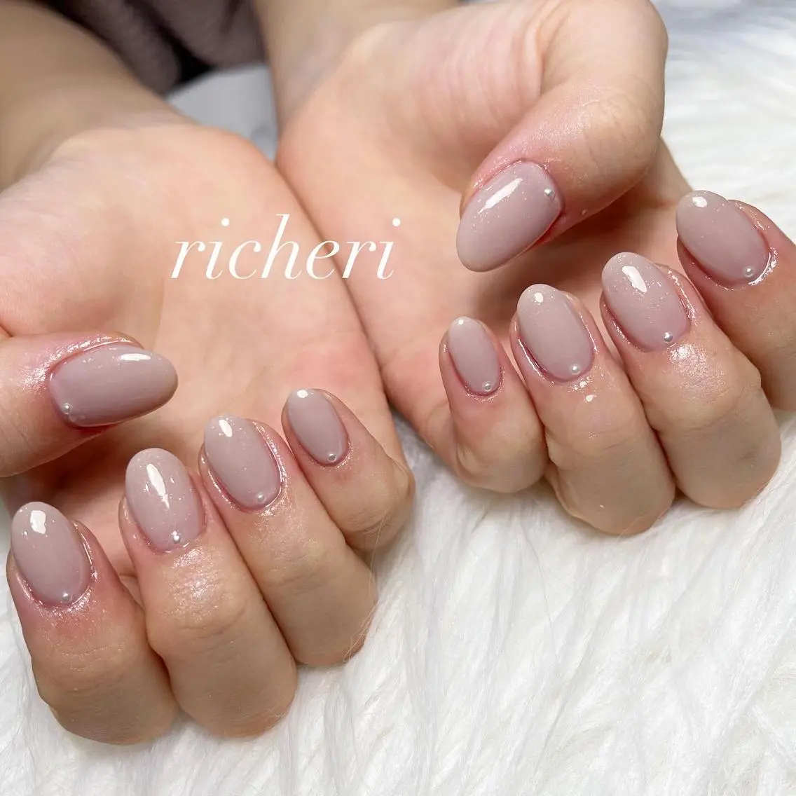 ミディアム ネイル 韓国風ヘア アートネイル フレンチネイル ジェルネイル ガラスフレンチ richeri beautyのエステ・リラクイメージ