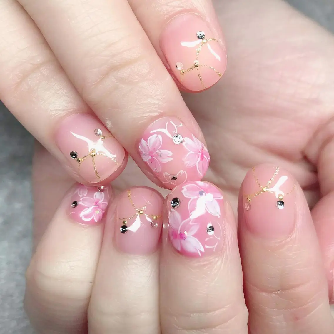 ネイル 桜ネイル 春ネイル 春日井ネイルサロン iroのネイルデザイン