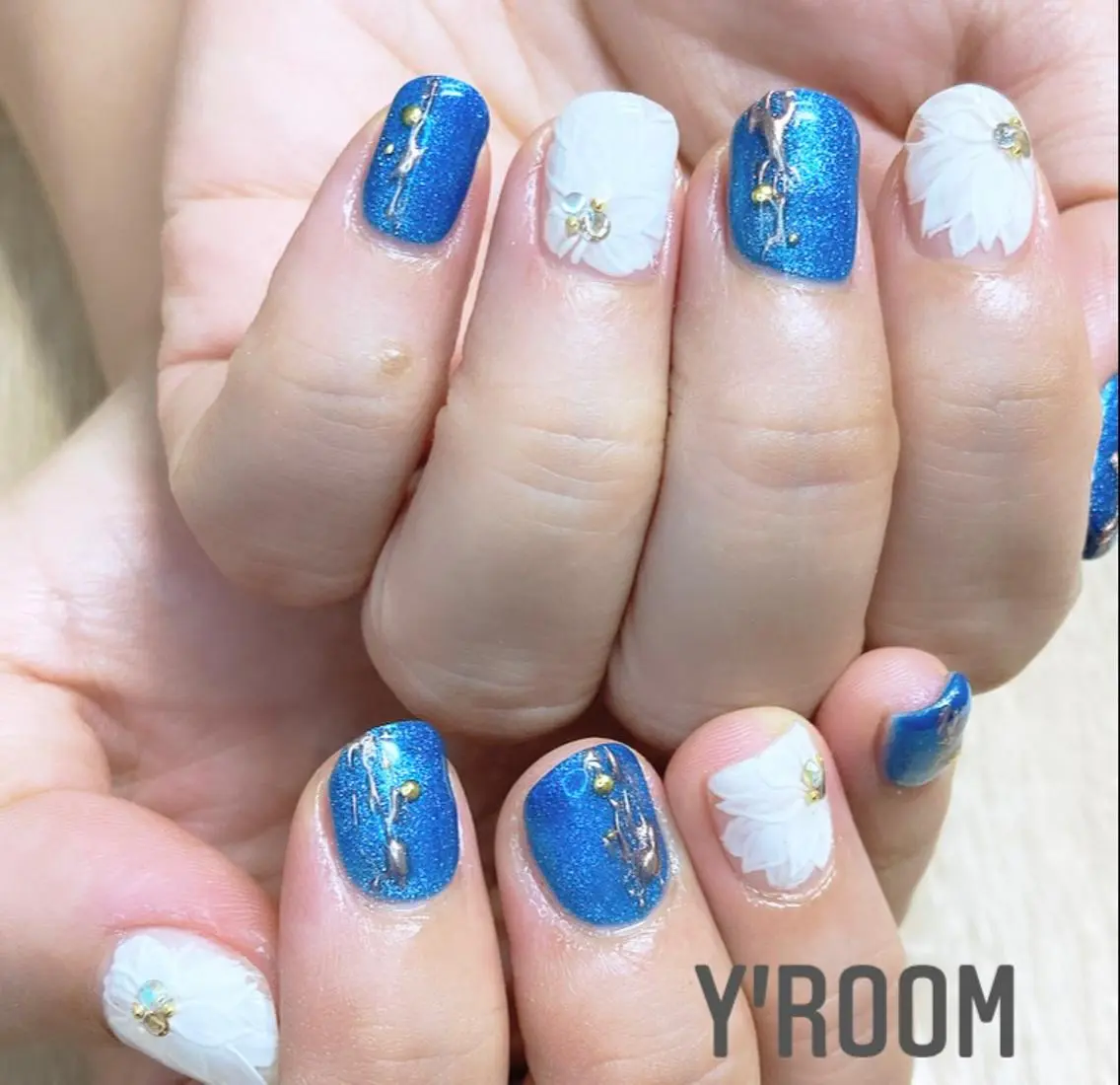 ネイル アートネイル オーロラネイル フラッシュネイル フットネイル ジェルネイル ハンドネイル YUKA （ネイリスト）のネイルデザイン