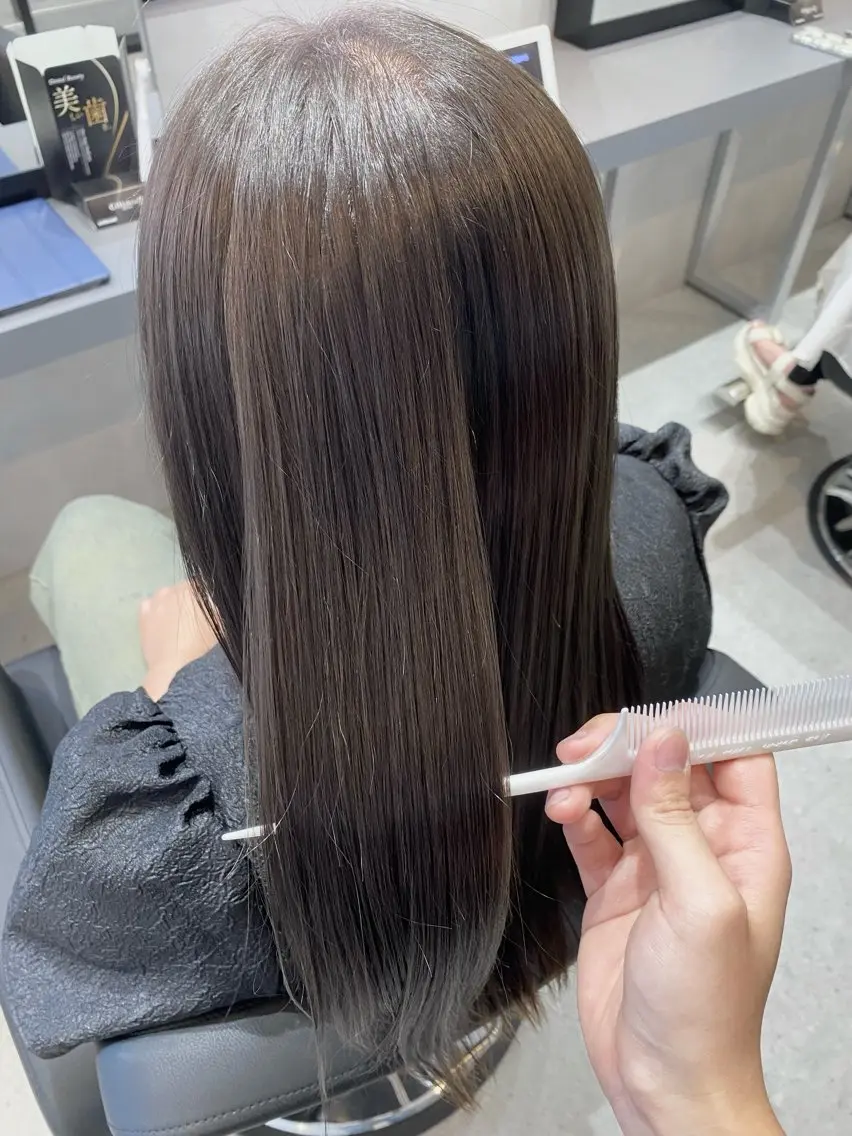 カラー 白井 音羽のヘアスタイル