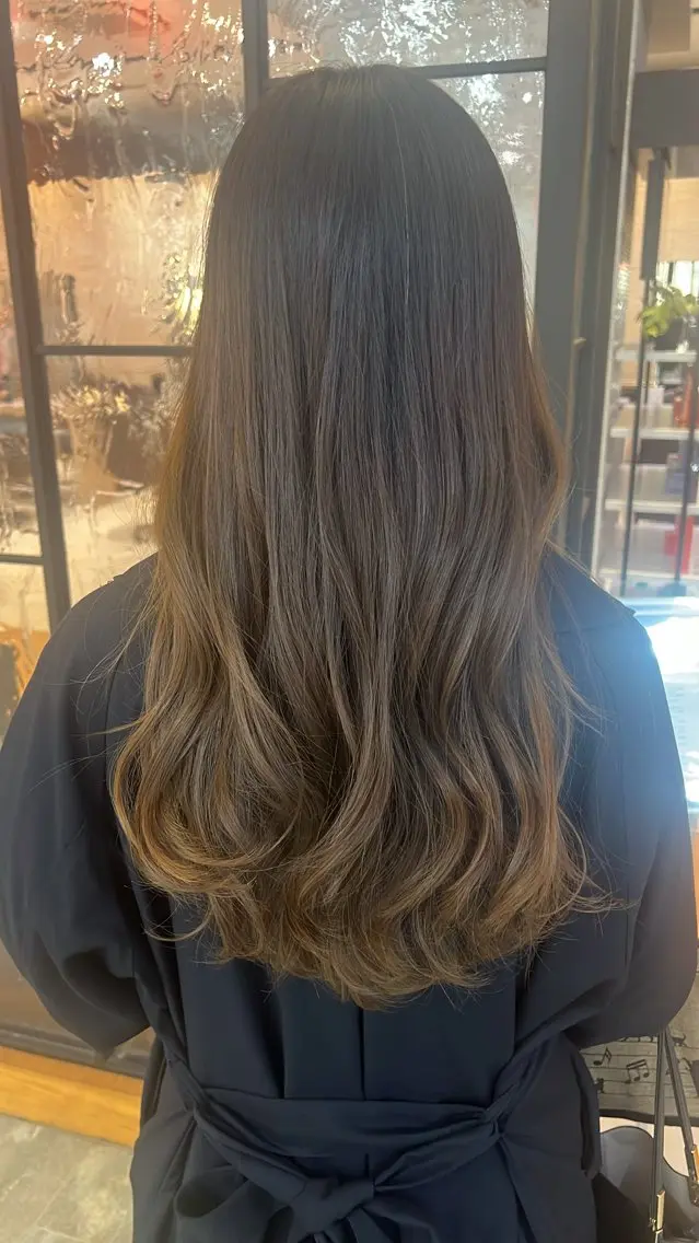 ロング 岡﨑 怜奈のヘアスタイル