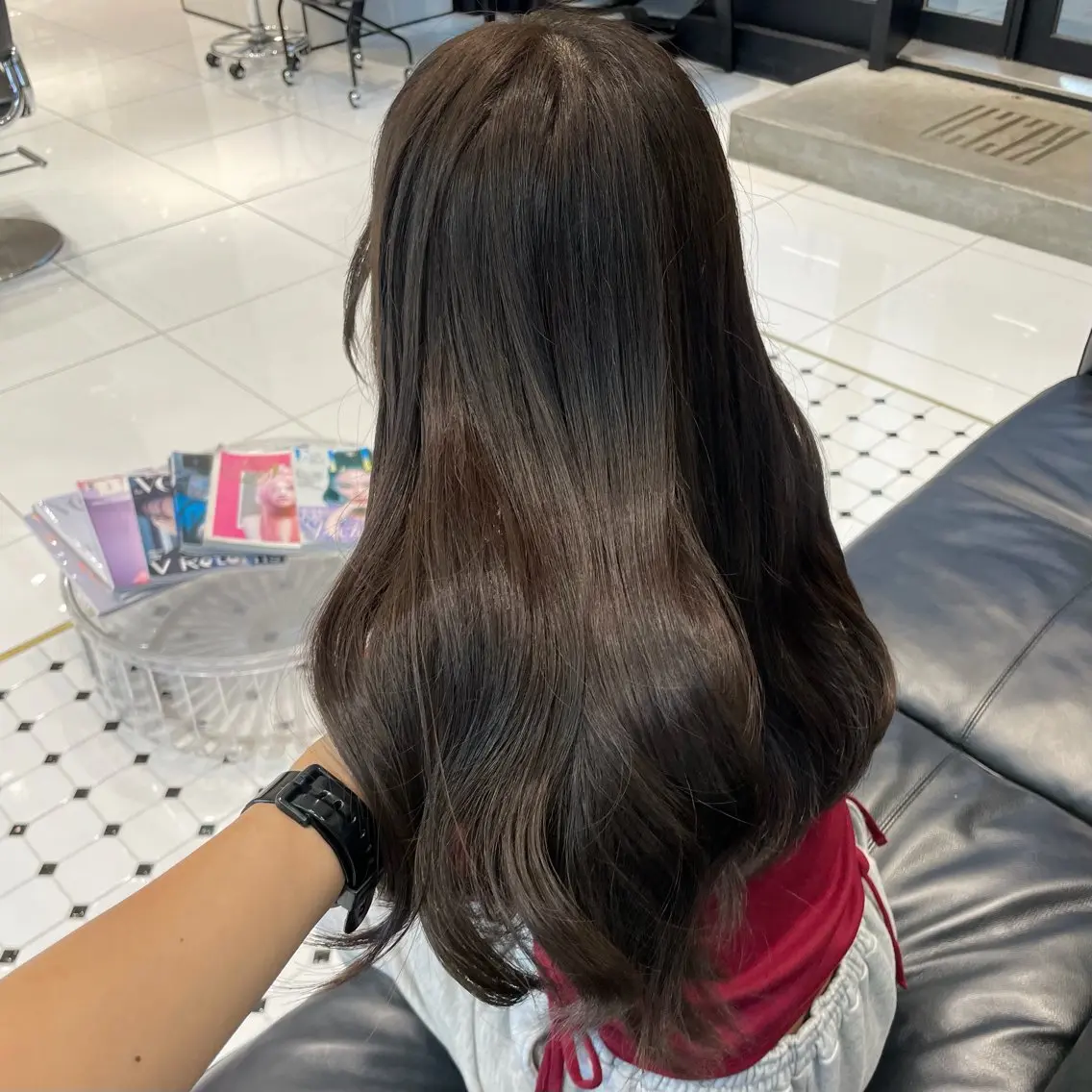 ロング カラー ブリーチ ブラウンカラー 透明感カラー ブリーチなしカラー カット ヘアカラー 相川 愛実のヘアスタイル