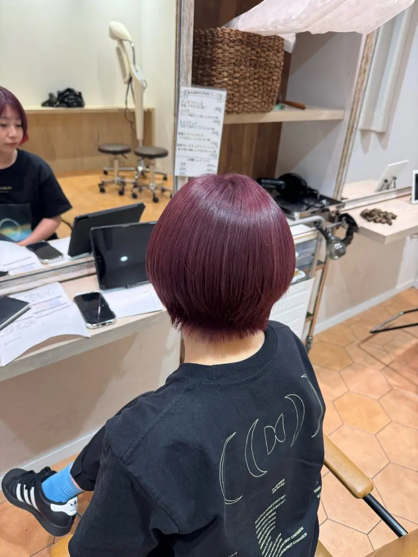 カラー ブリーチ ピンクカラー 伊山 京助のヘアスタイル