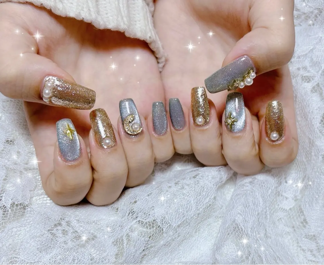 ネイル ゴールド マグネットネイル ハンドネイル FLARE NAIL フレアネイルのネイルデザイン