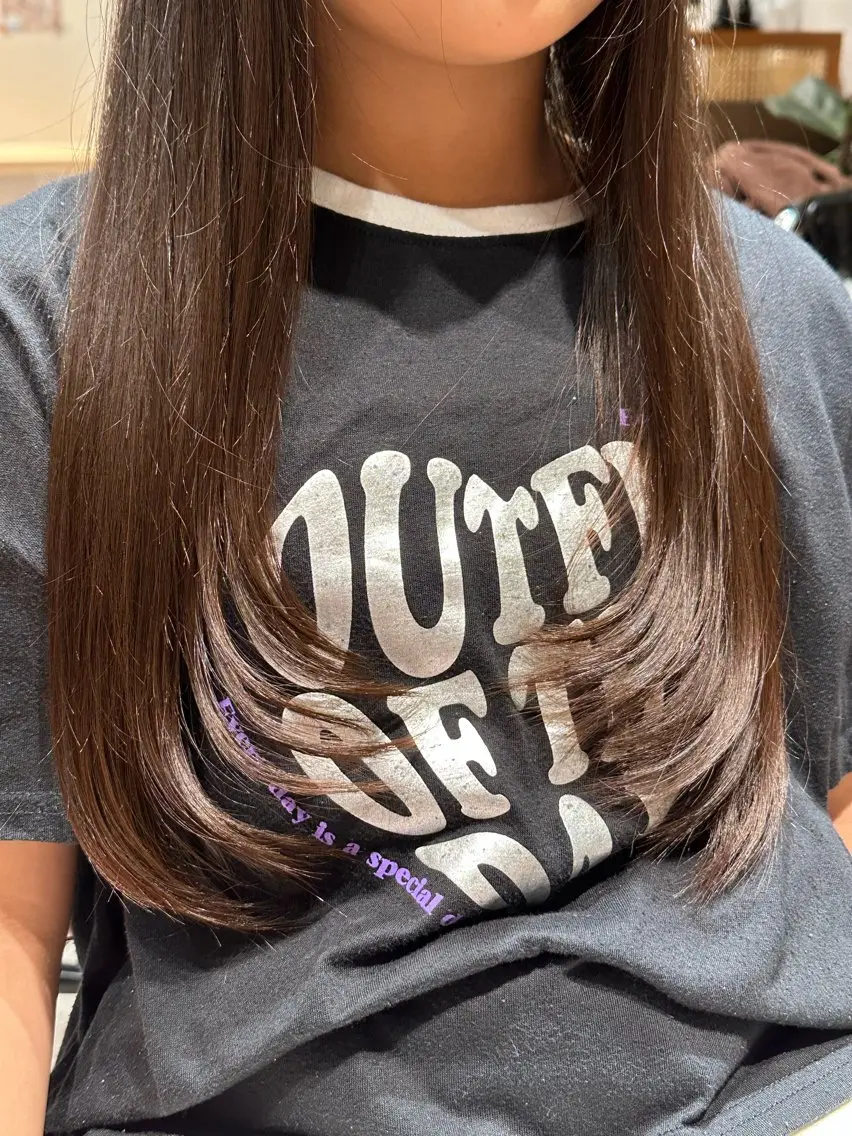 ロング ロングレイヤー 学生 レイヤーカット ロング ローレイヤー 荒木 千琴のマツエク・マツパデザイン