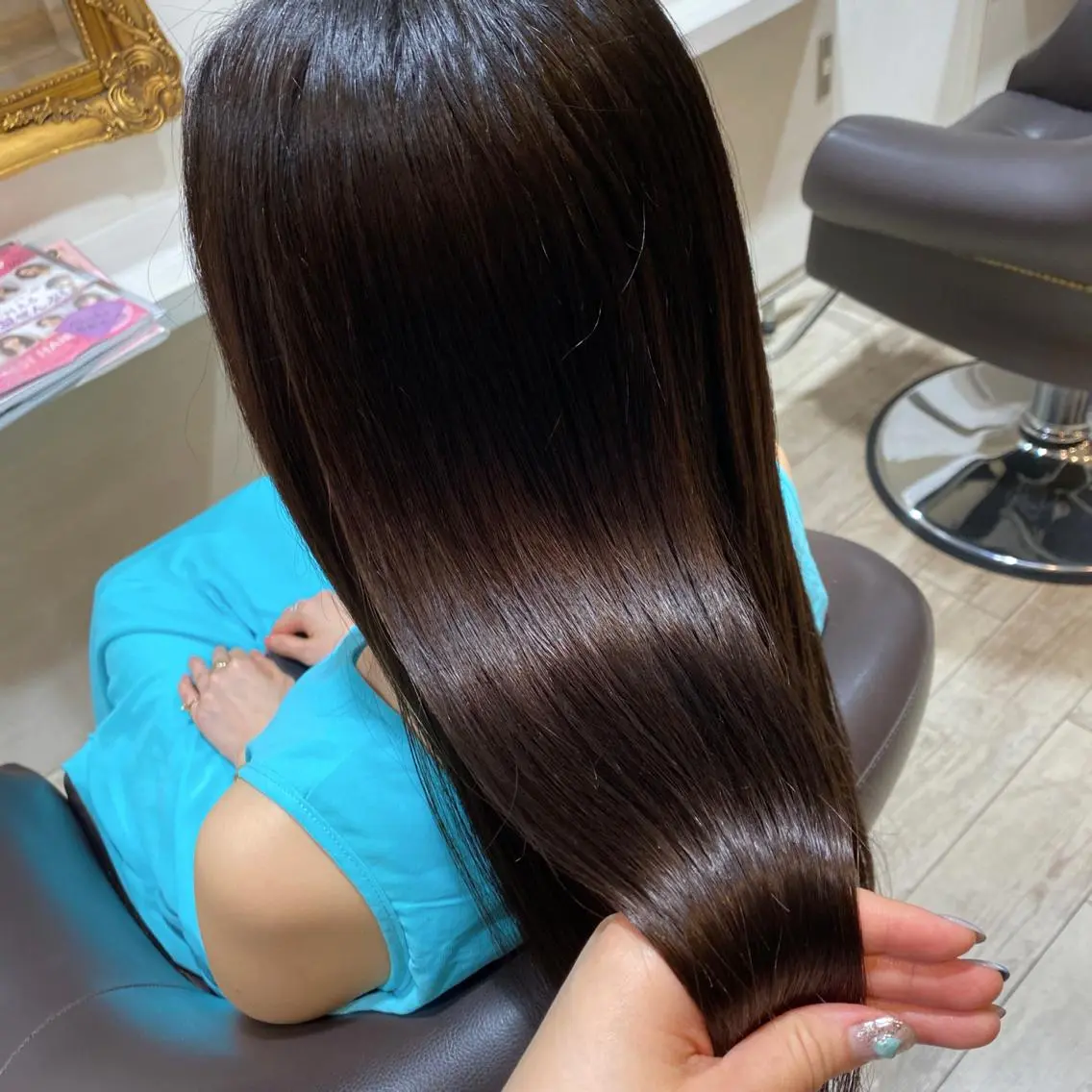 セミロング ヘアカラー トリートメント 美髪ヘア 🤍erikaのヘアスタイル