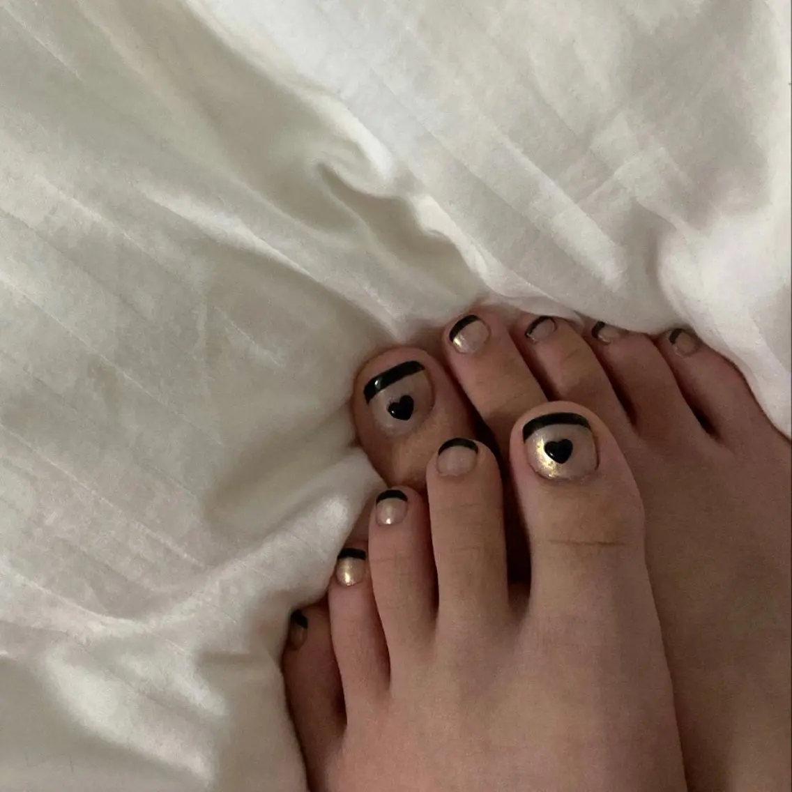 ネイル オーロラネイル フレンチネイル SALON ELVI.のネイルデザイン