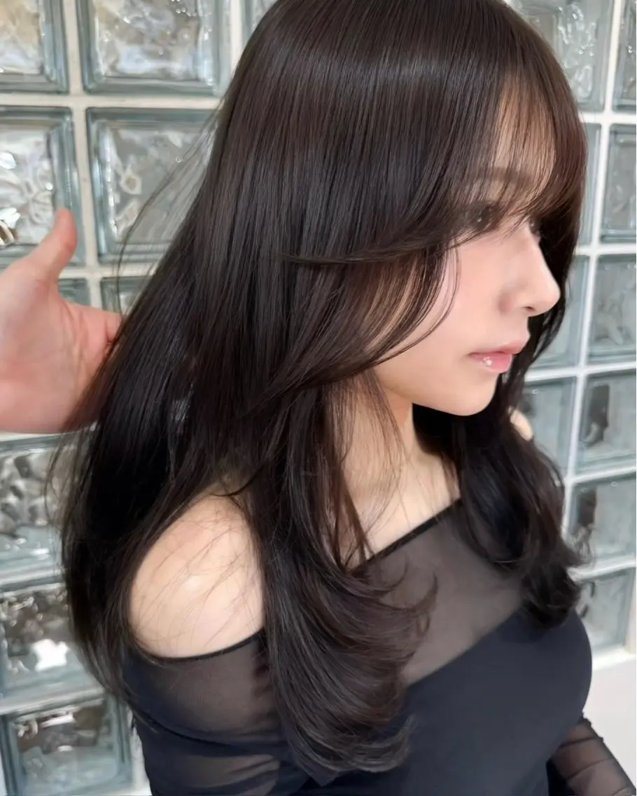 ロング ロングレイヤー 顔周りカット レイヤーカット ロング 似合わせカット カット トリートメント 韓国風/顔周り/レイ ヤー/北千住/凛太郎のヘアスタイル