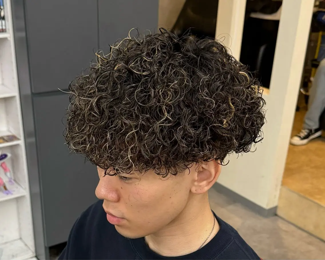 パーマ メンズ フェザーパーマメンズ ピンパーマ京都駅前のヘアスタイル
