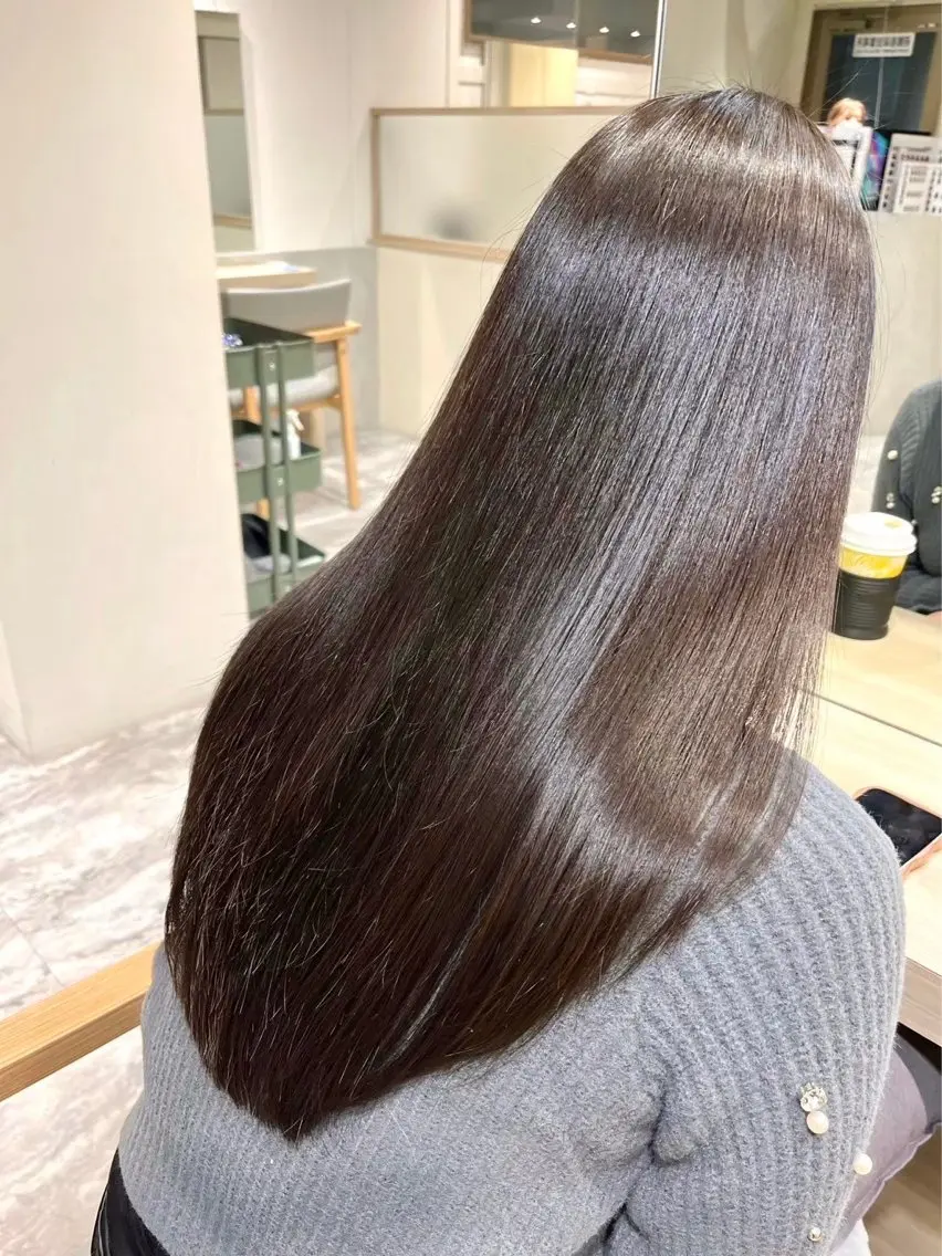 ロング ヘアカラー LOVEST 優月のヘアスタイル